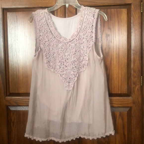 Made in Italy Sleeveless top with croched detail - Picture 1 of 2